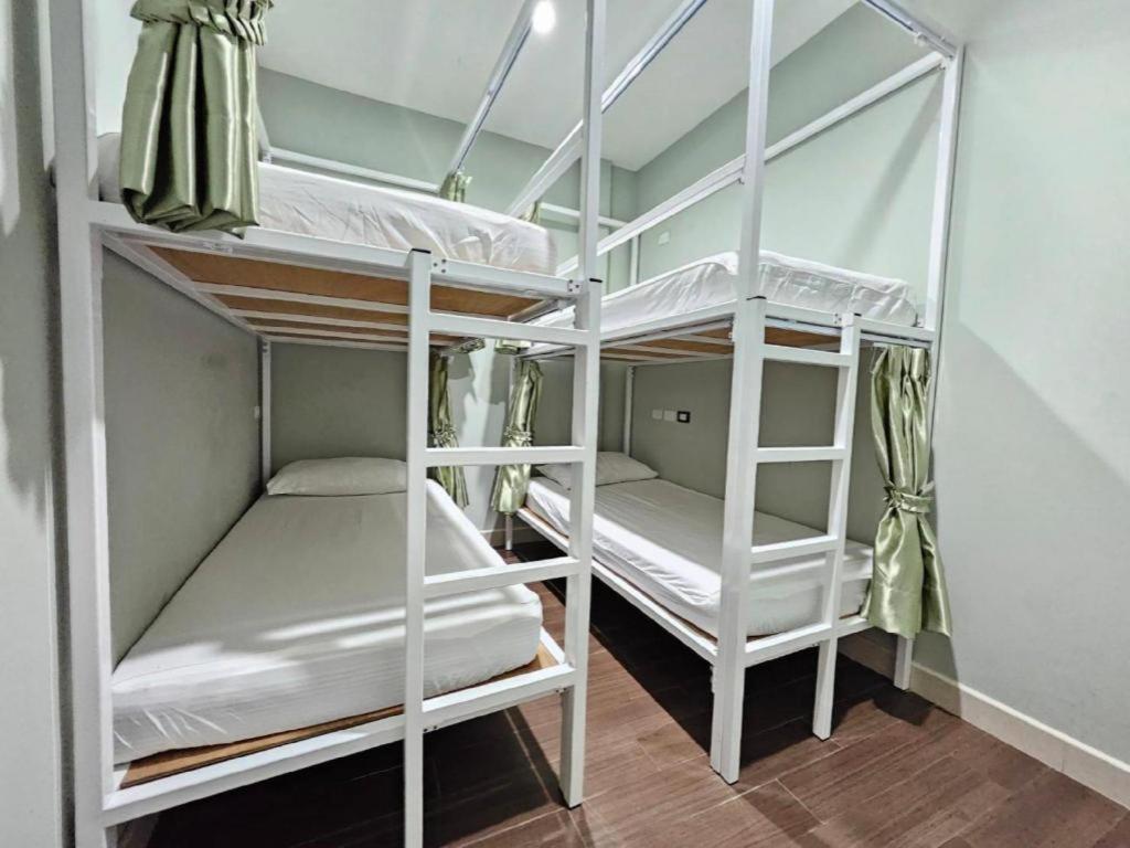 Baanpin Hostel Bangkok