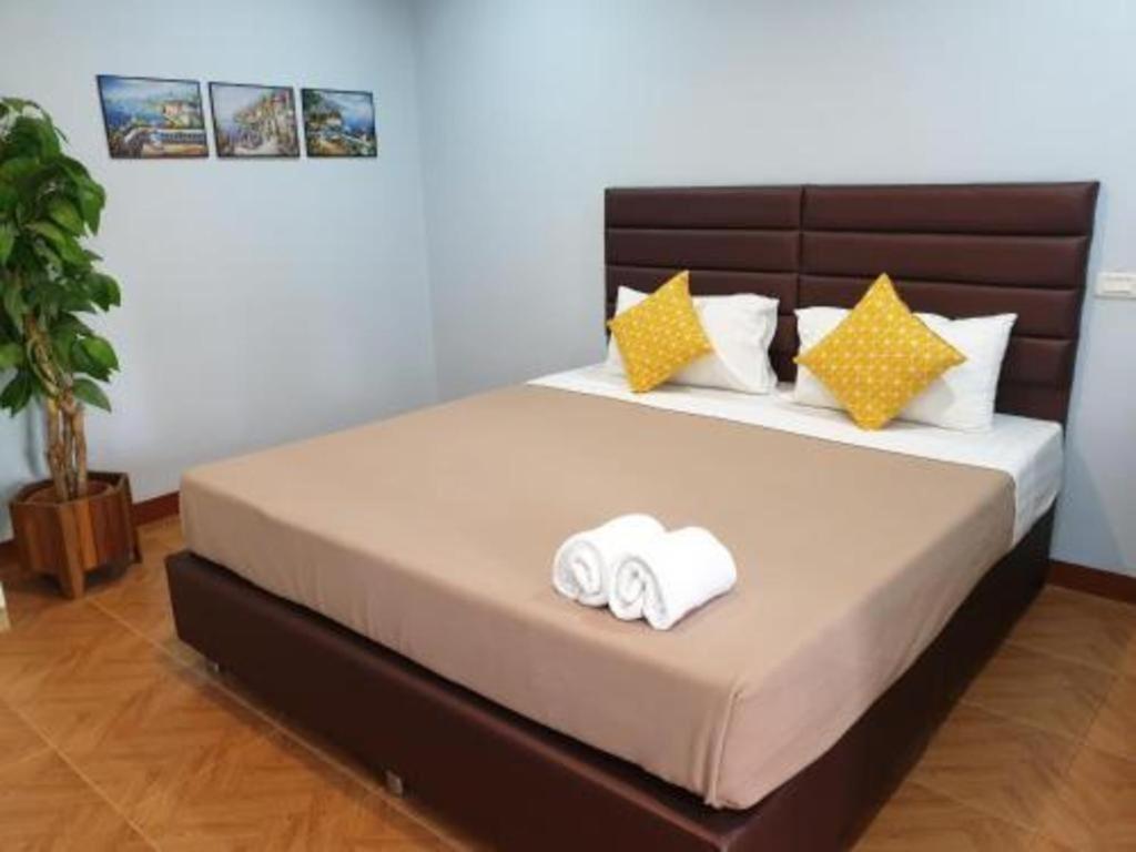 Friends House Resort