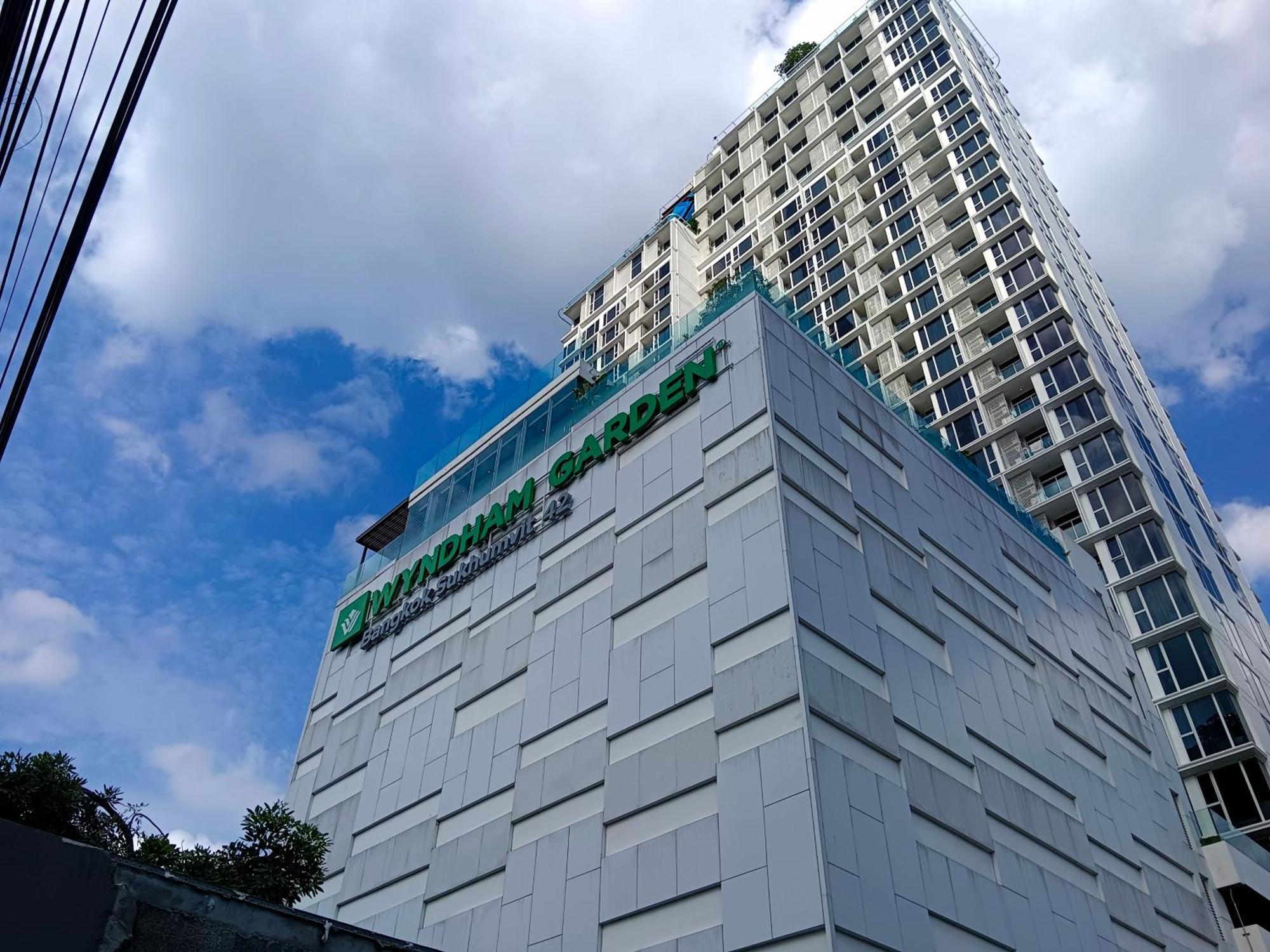 1bed High Floor Close Tobts Ekamai Bangkok