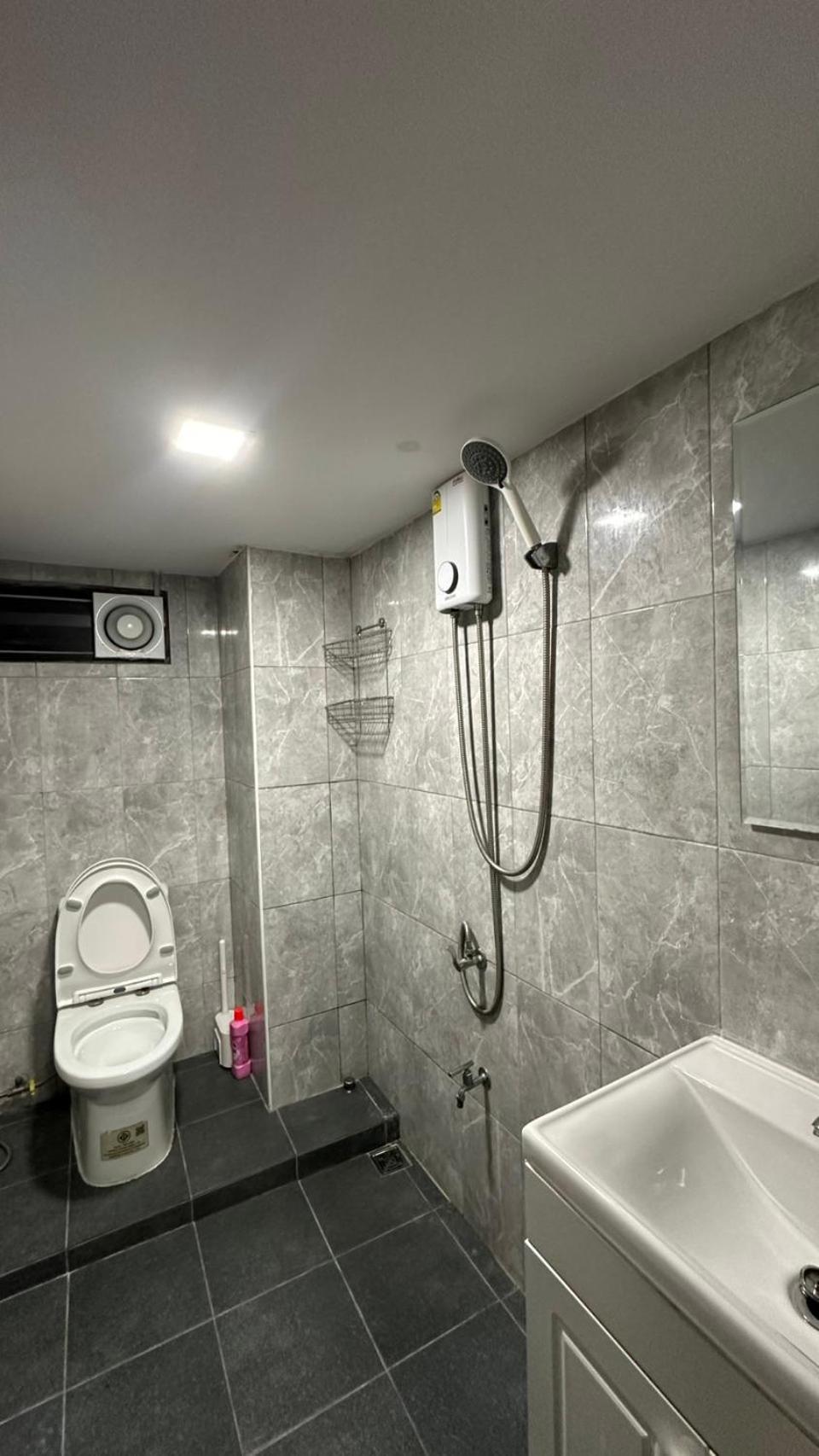 Pet Friendly Cozy Twin Beds Near Bts Thonglor Bangkok