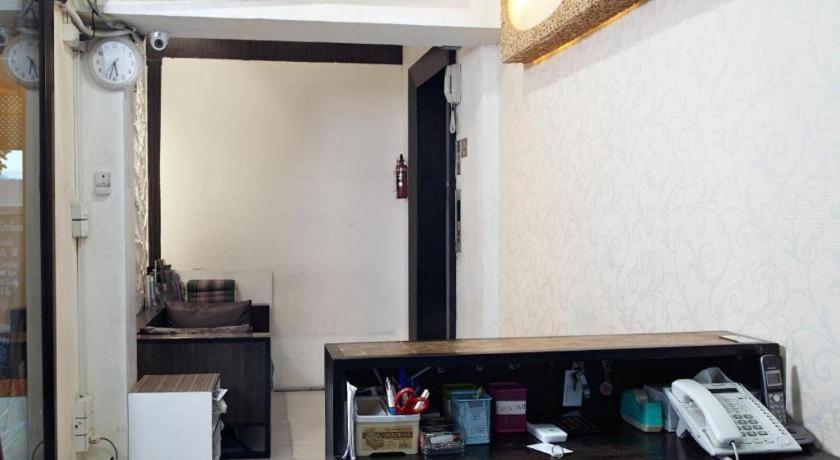 White House Asoke Sukhumvit 18 Hotel Bangkok