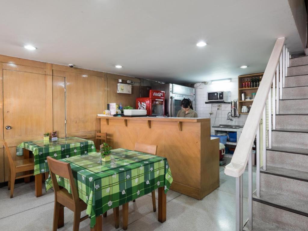 Muangphol Mansion 3*