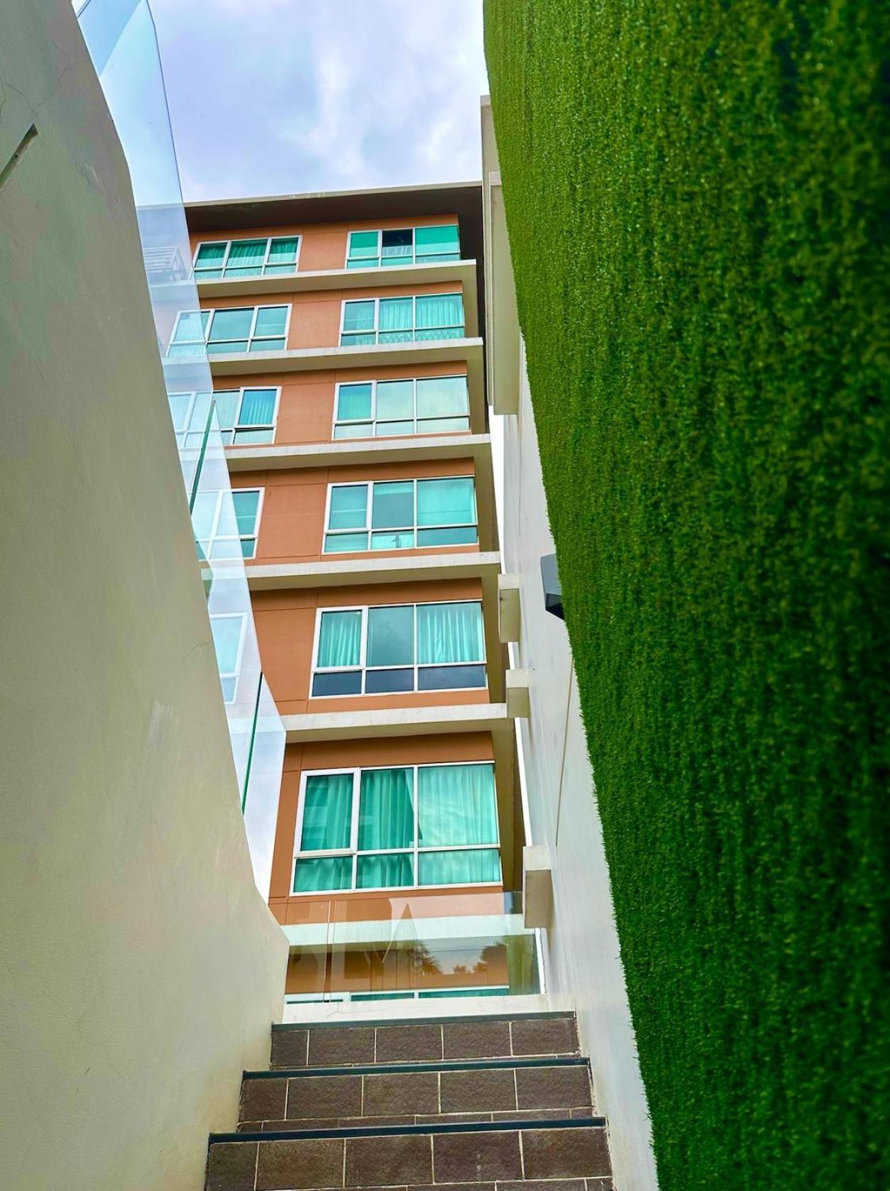 Tessa Estates Condo One Thonglor Bangkok Apartment *