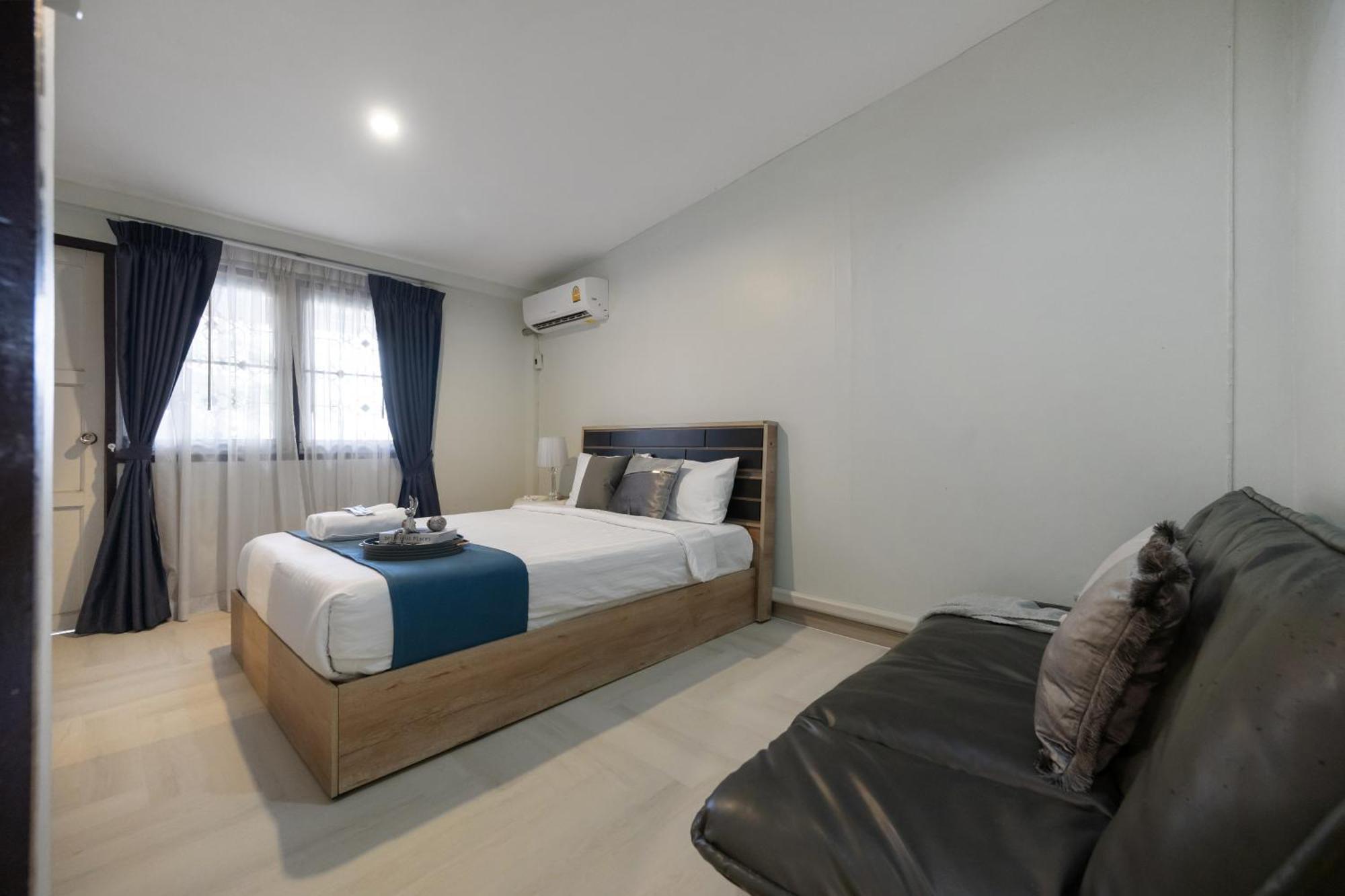 4br House Mrt Subway 250m Chatujak Market Wi-fi Bangkok
