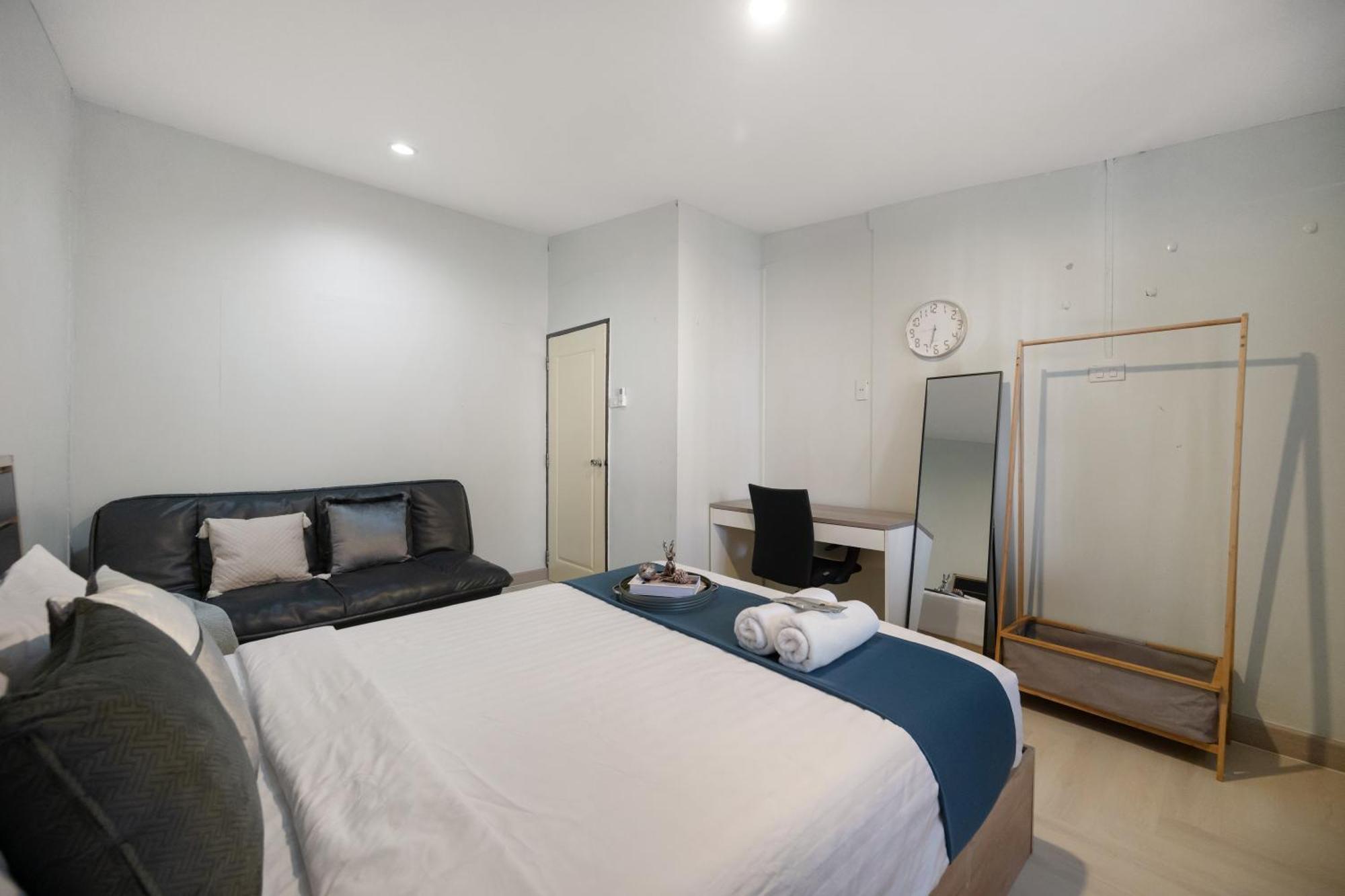 4br House Mrt Subway 250m Chatujak Market Wi-fi * Bangkok