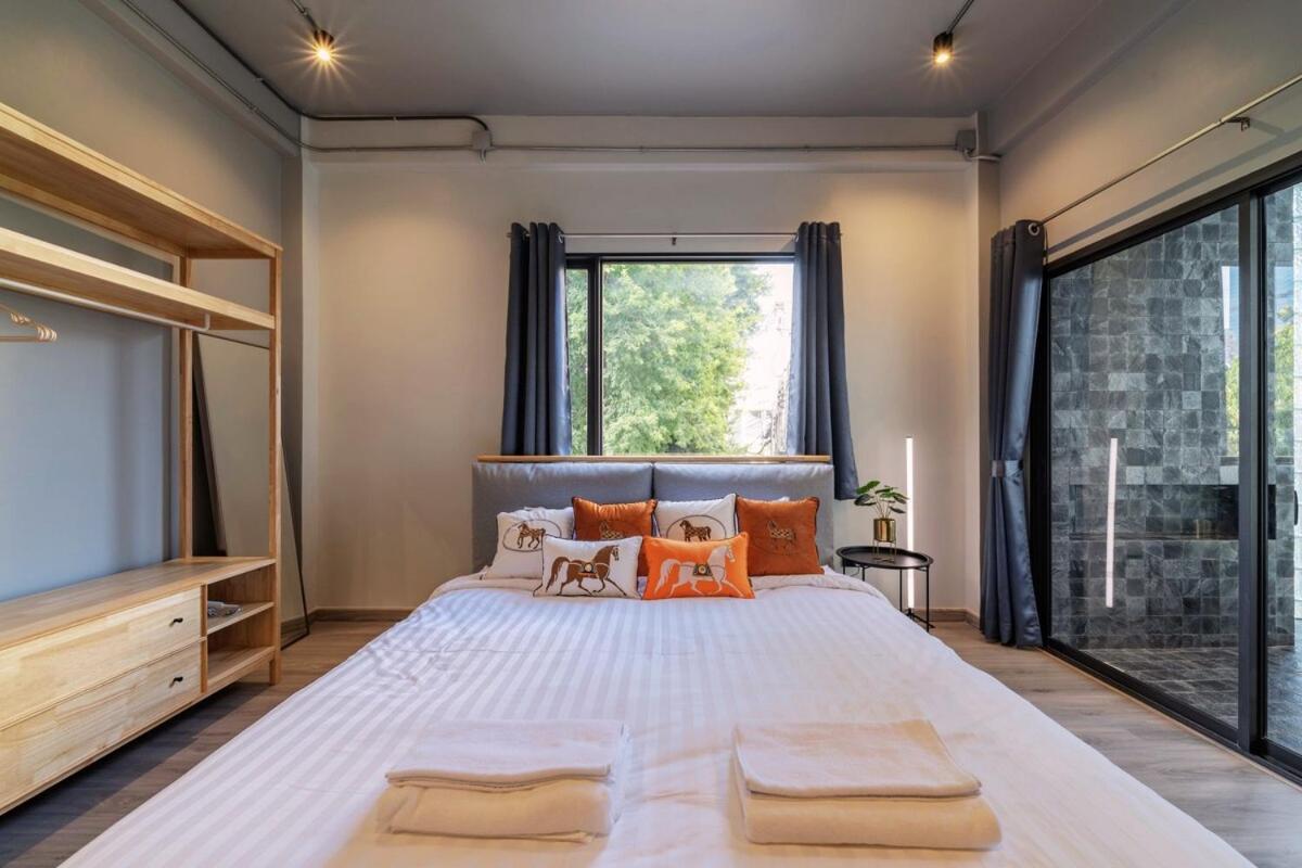 Apartment Bathtub, 2br, 2ba, 120 Sqm, 6 Pax, Near Bts 7-11