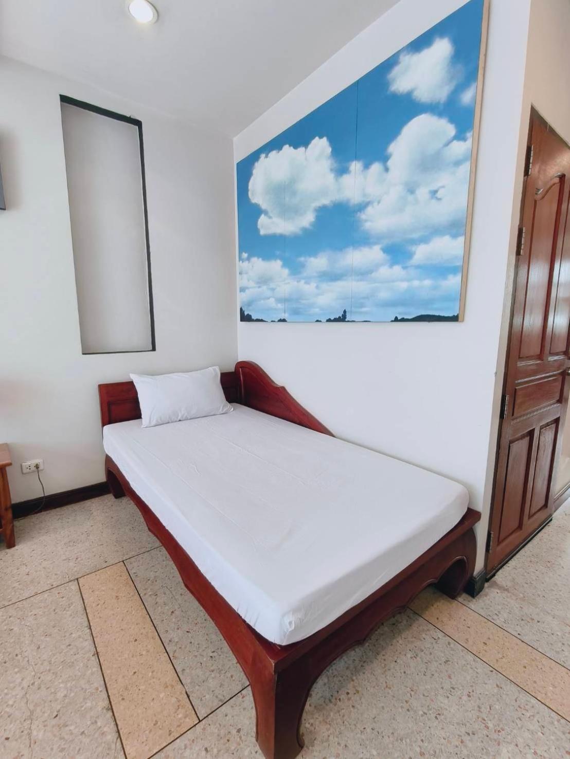 Cloud No 4 N Quiet Heart Bkk With A Balcony Apartment Bangkok