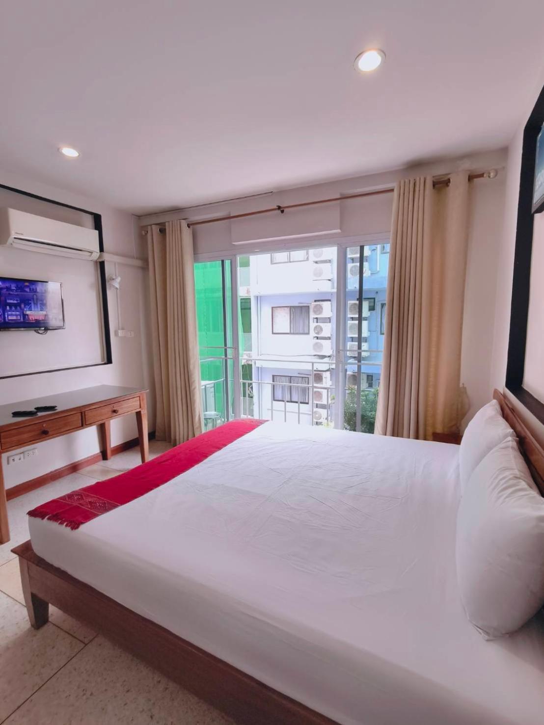 Apartment Cloud No 4 N Quiet Heart Bkk With A Balcony Bangkok