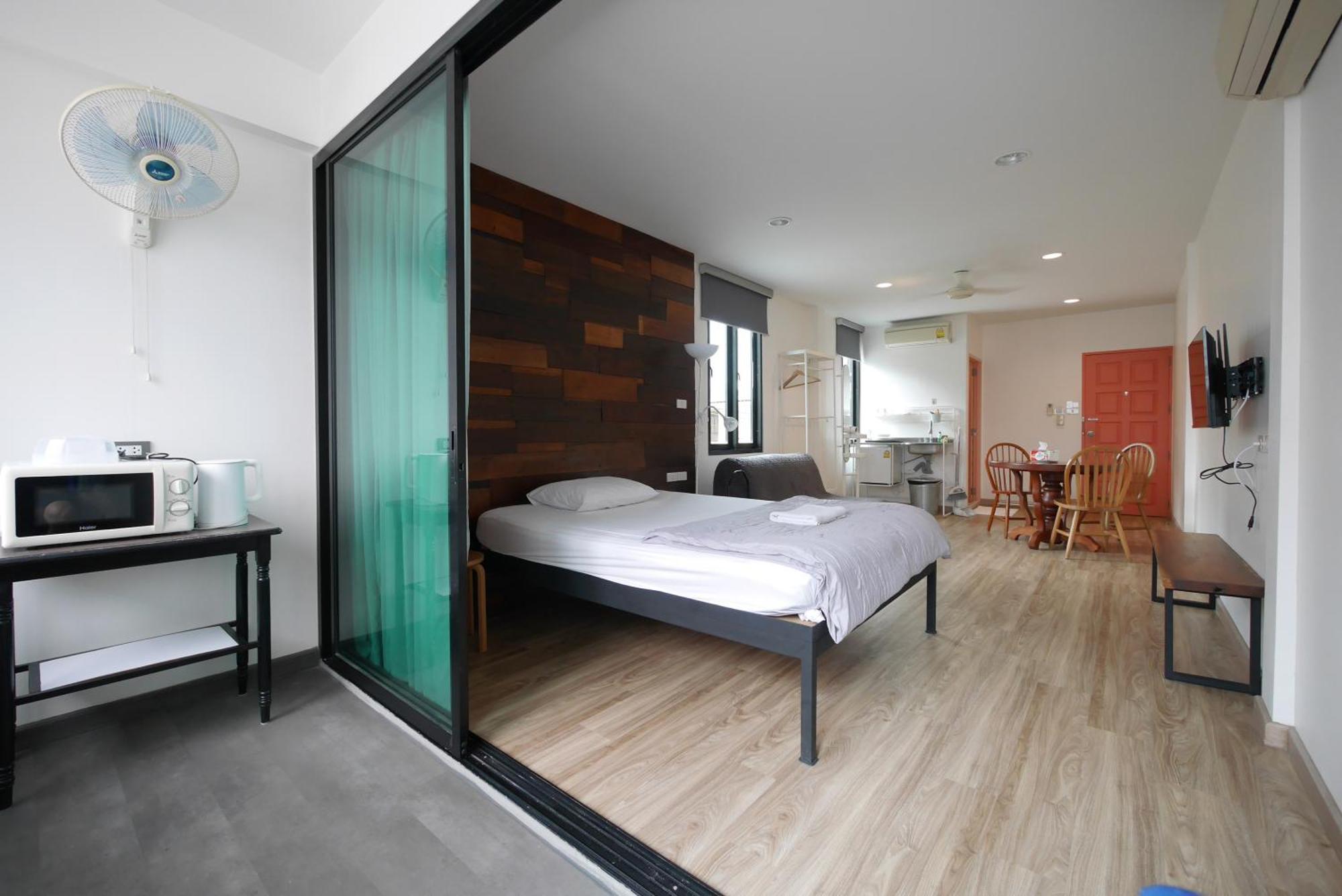 Lee Aparthotel *