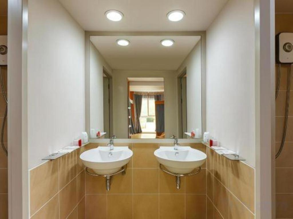 U Tiny Boutique Hotel Suvarnabhumi Bangkok - Sha Plus Hotel 4*