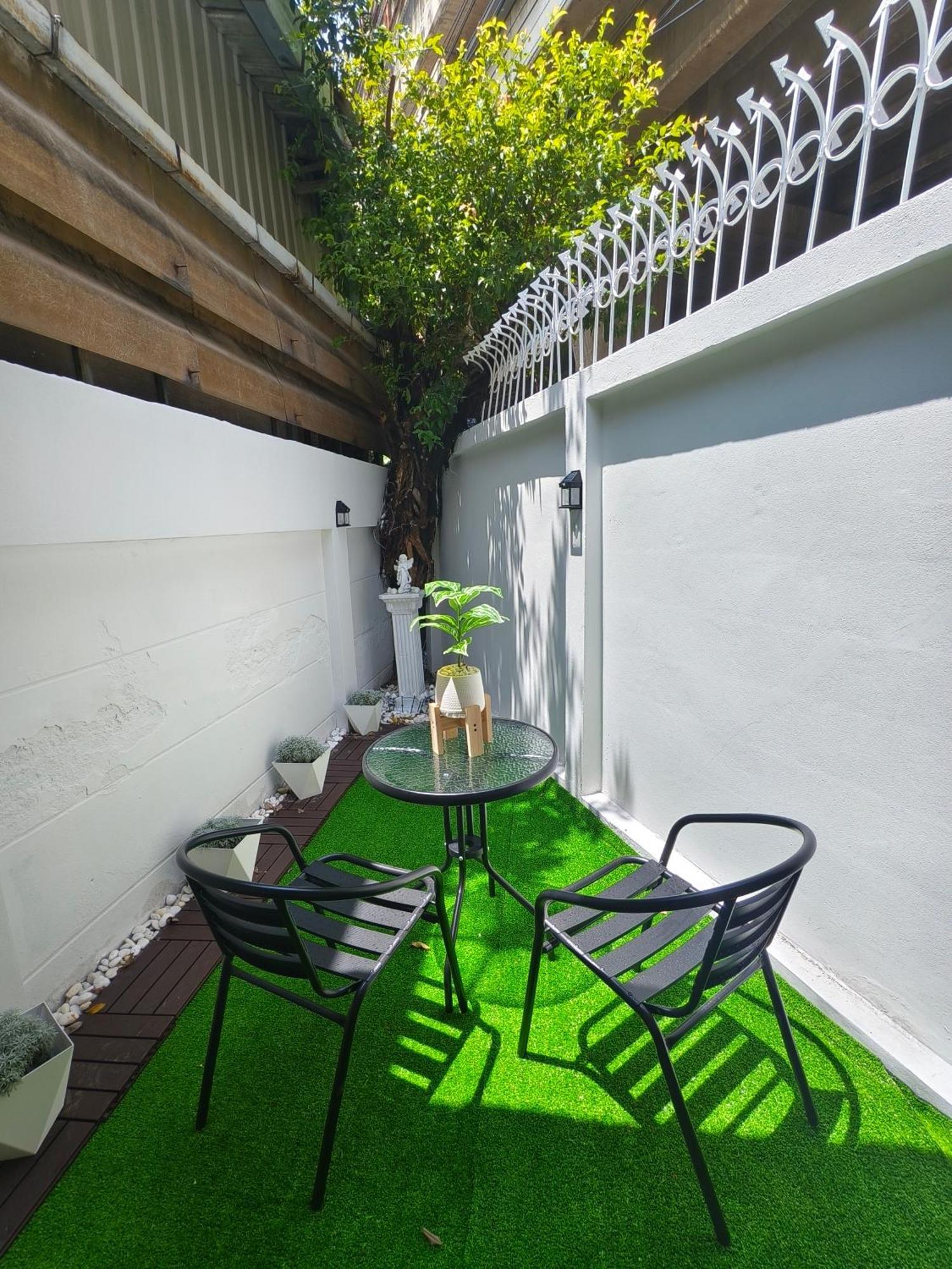 Charming 3-storey House Near Bts Onnut Station Ferienhaus *