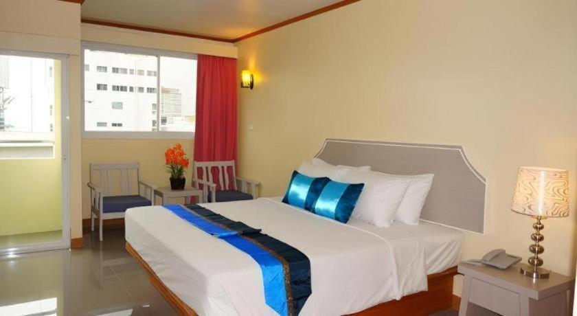 J Two S Pratunam Hotel 2*