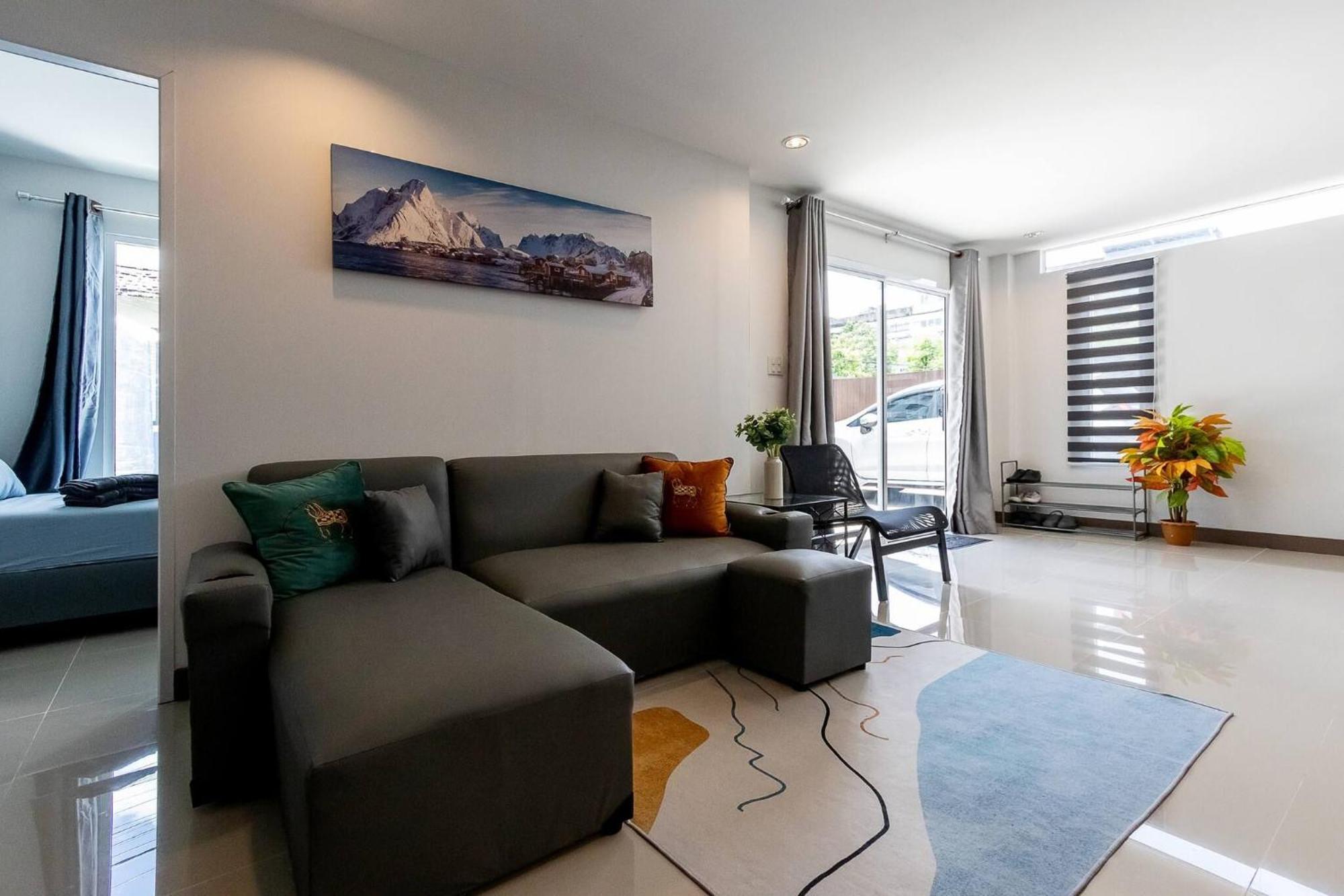 Chalet Tiny House Srinakarin At Sri Bearing Station *