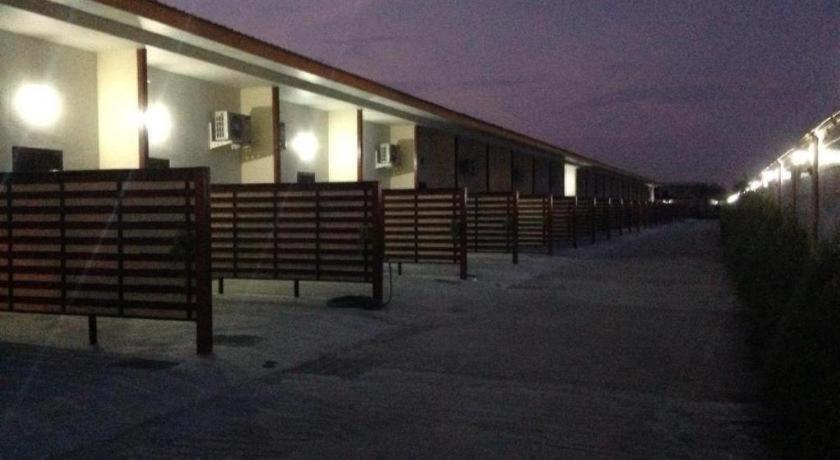 Friends House Resort