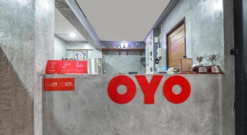 Oyo 935 The Palm Hotel