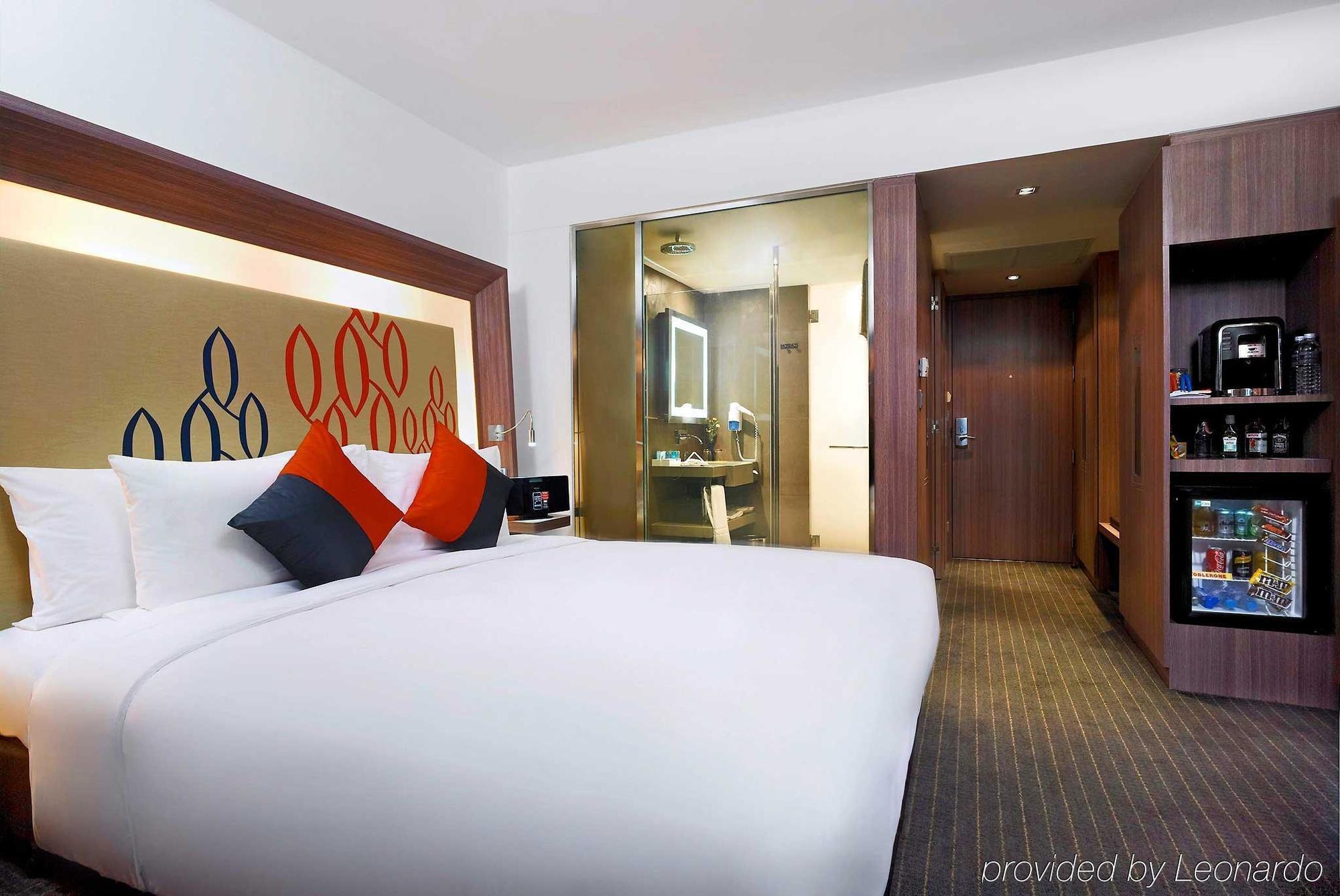 Hilton Garden Silom Hotel 4*