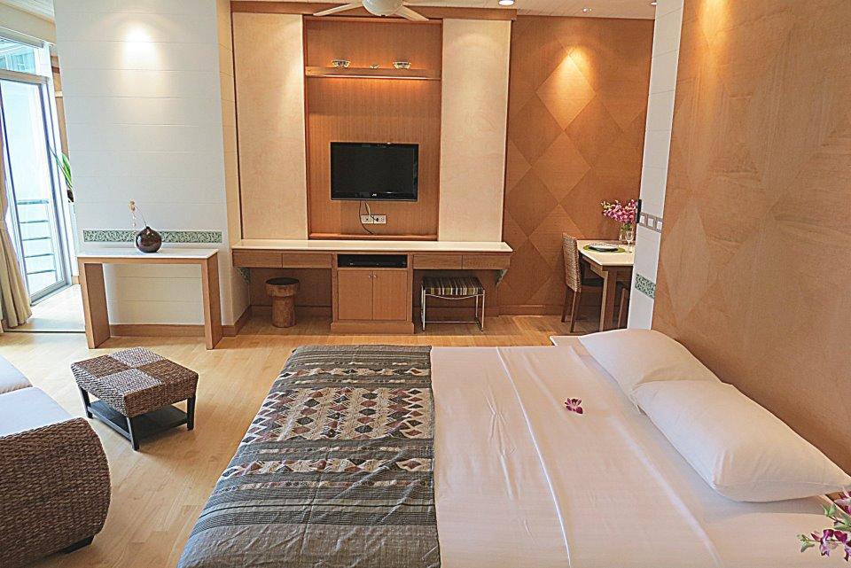 Riverside Apartment *