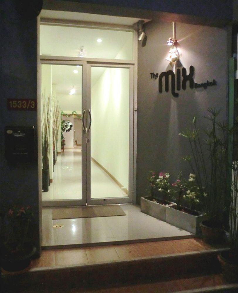 Hotel The Mix - Bts Phrakhanong Bangkok
