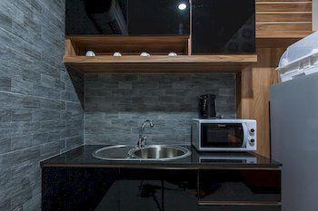 Hostel D-box