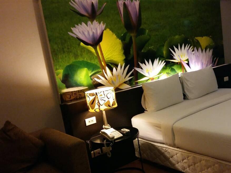 Hotel Solace At Srinakarin