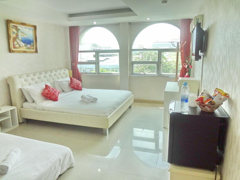 Diamond Silom 3*