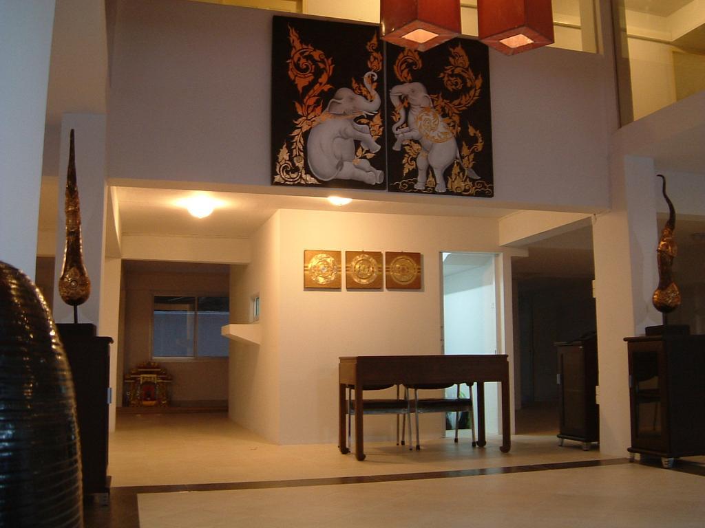 Hotel The Boss's Place Sathorn Bangkok