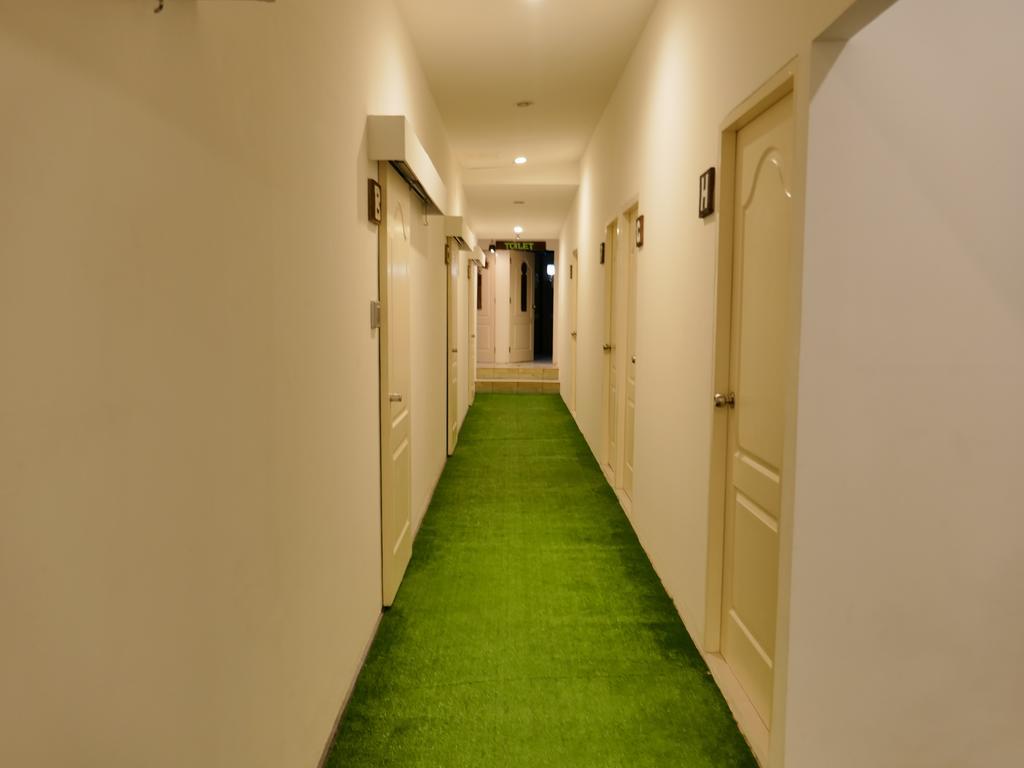 Hostel First 1 Boutique At Sukhumvit 1 Bangkok