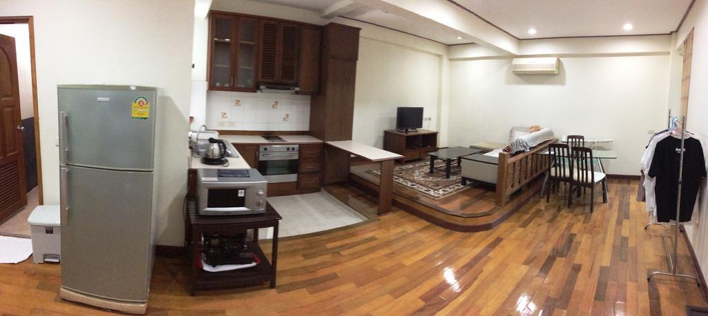 Atsathon Aparthotel Bangkok