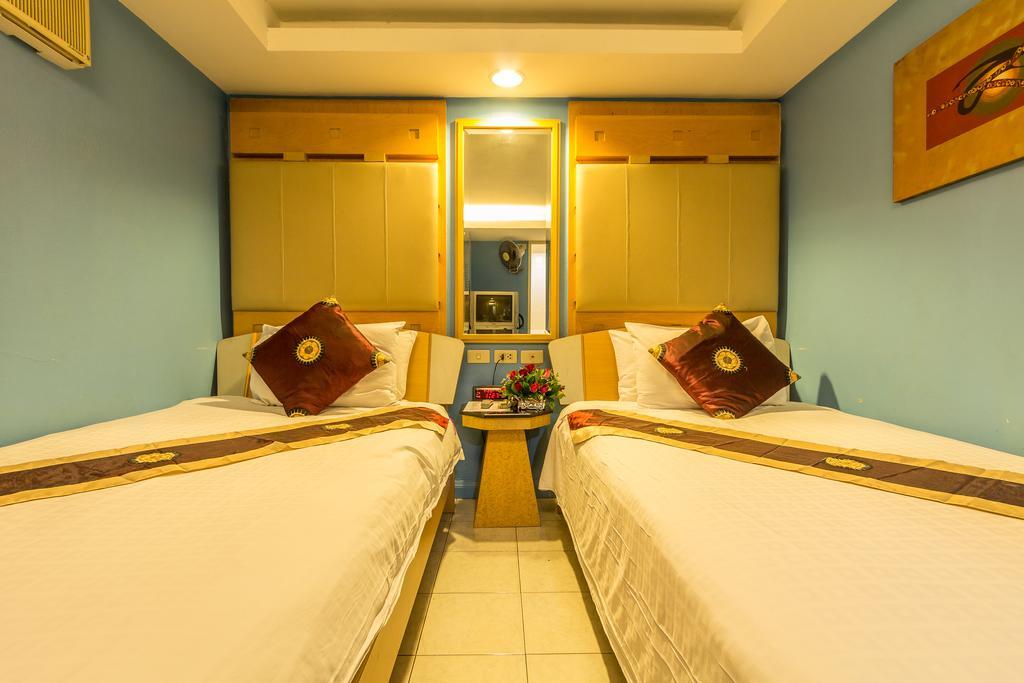 Sam's Inn 2*