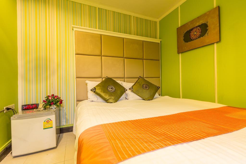 Sam's Inn 2*