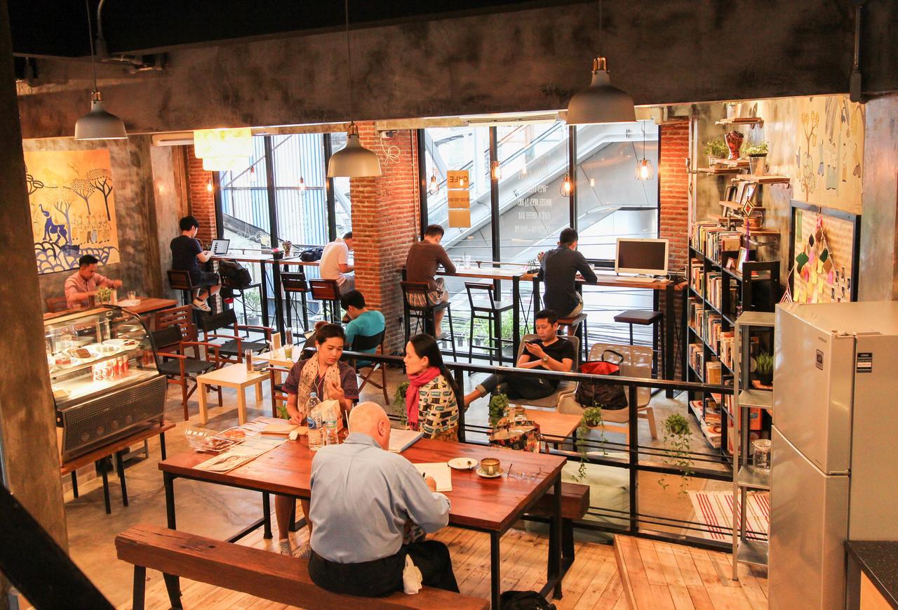 Thonglor Travellers And Cafe