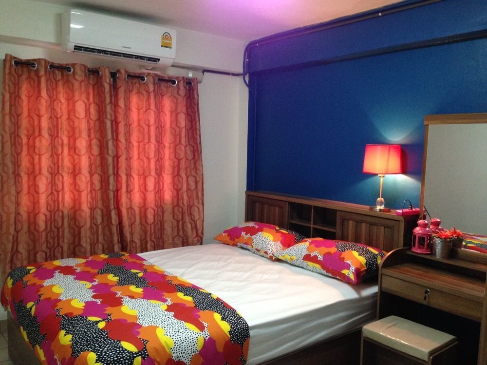 Hostel Station *