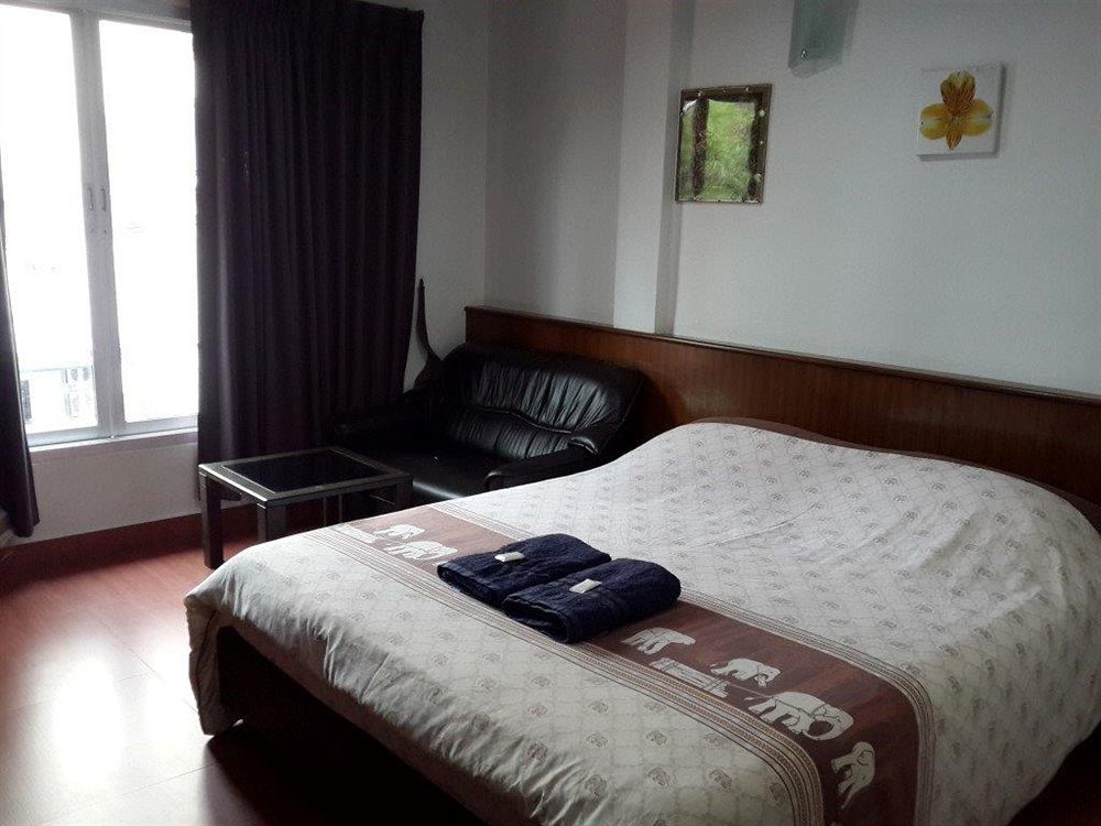 Orchid Hotel 2*
