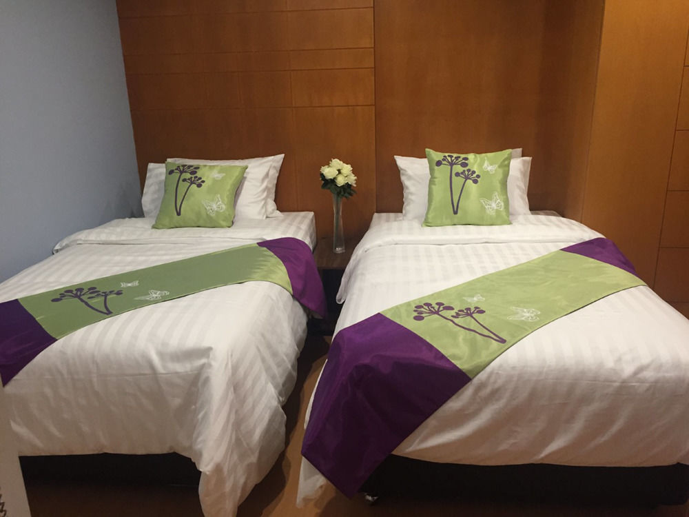 At1617 Hotel 2*