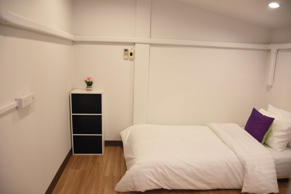 At1617 Hotel 2*