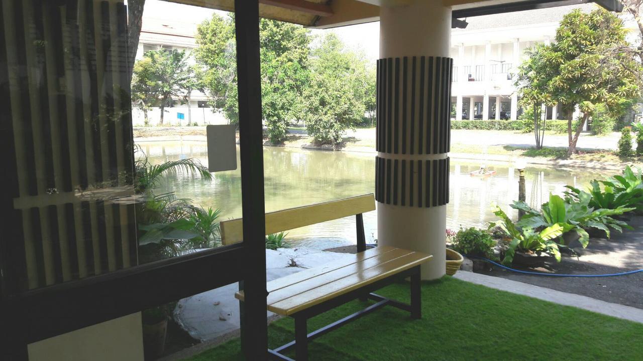 We Train Don Muang Hotel 3*