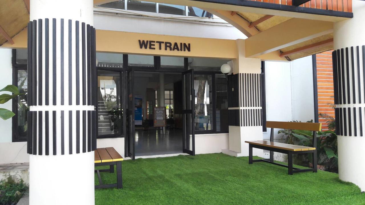 We Train Don Muang
