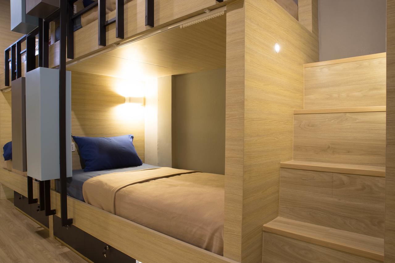 Hostel Bed Box Khaosarn Bangkok