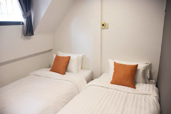 At1617 Hotel