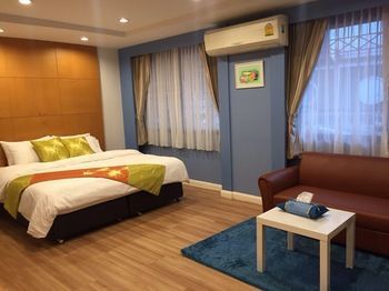 At1617 Hotel 2*