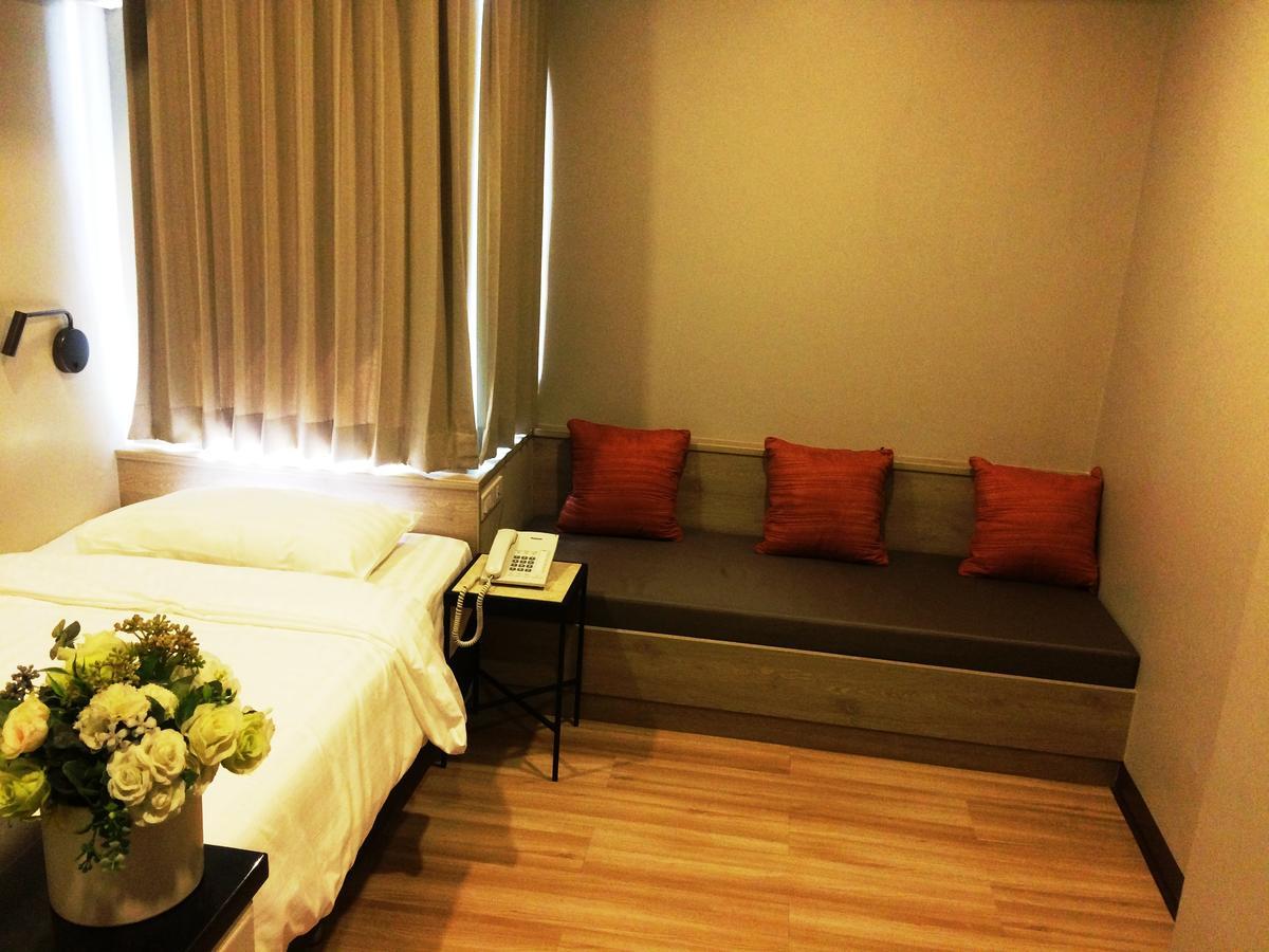 Hotel Ywca 3*
