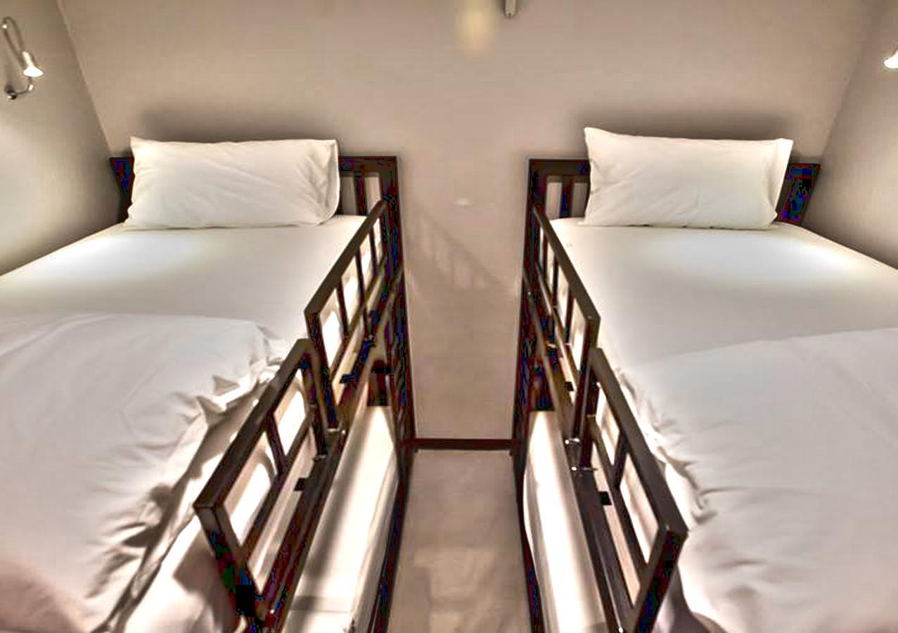 Hostel The Blocks Sukhumvit 10 *