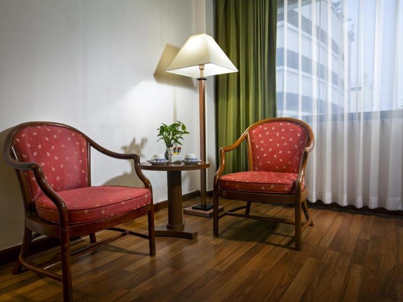 Arawana Express Phromphong Hotel 3*