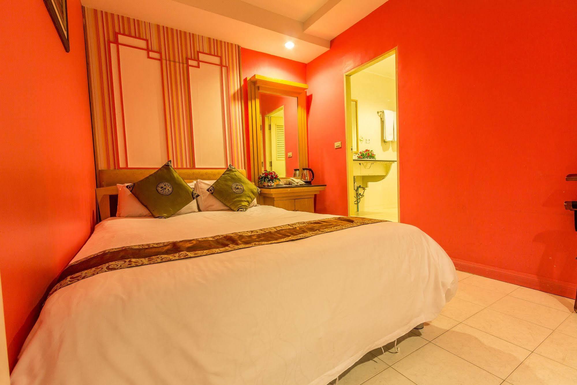 Inn Sam's Bangkok