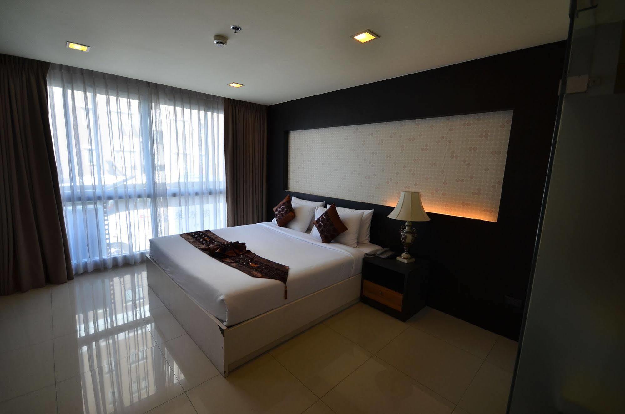 Hotel Solace At Srinakarin 5*
