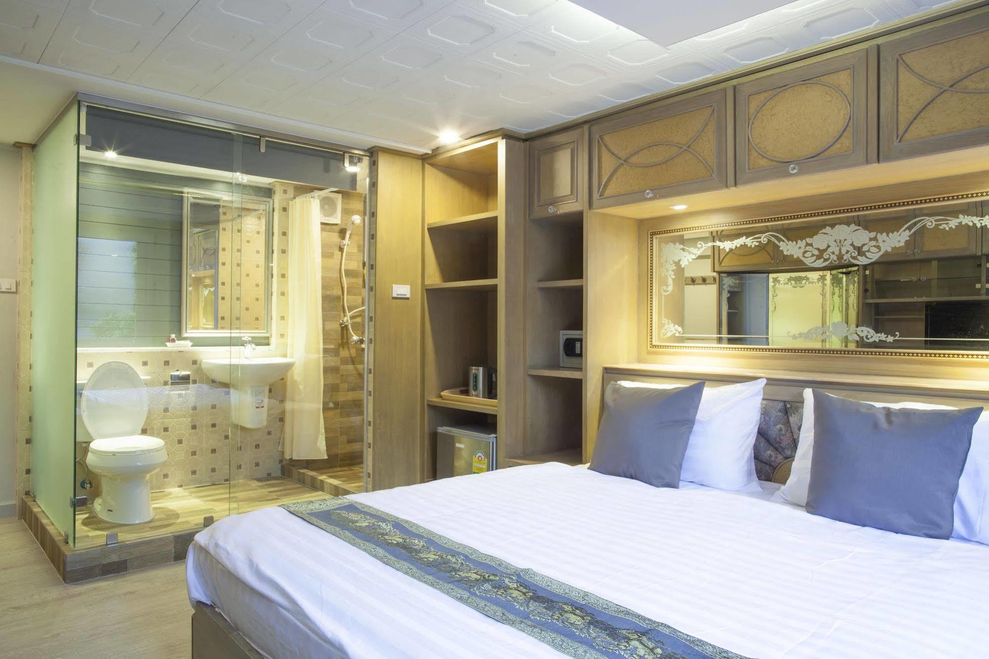 Golden Mountain Hostel Bangkok