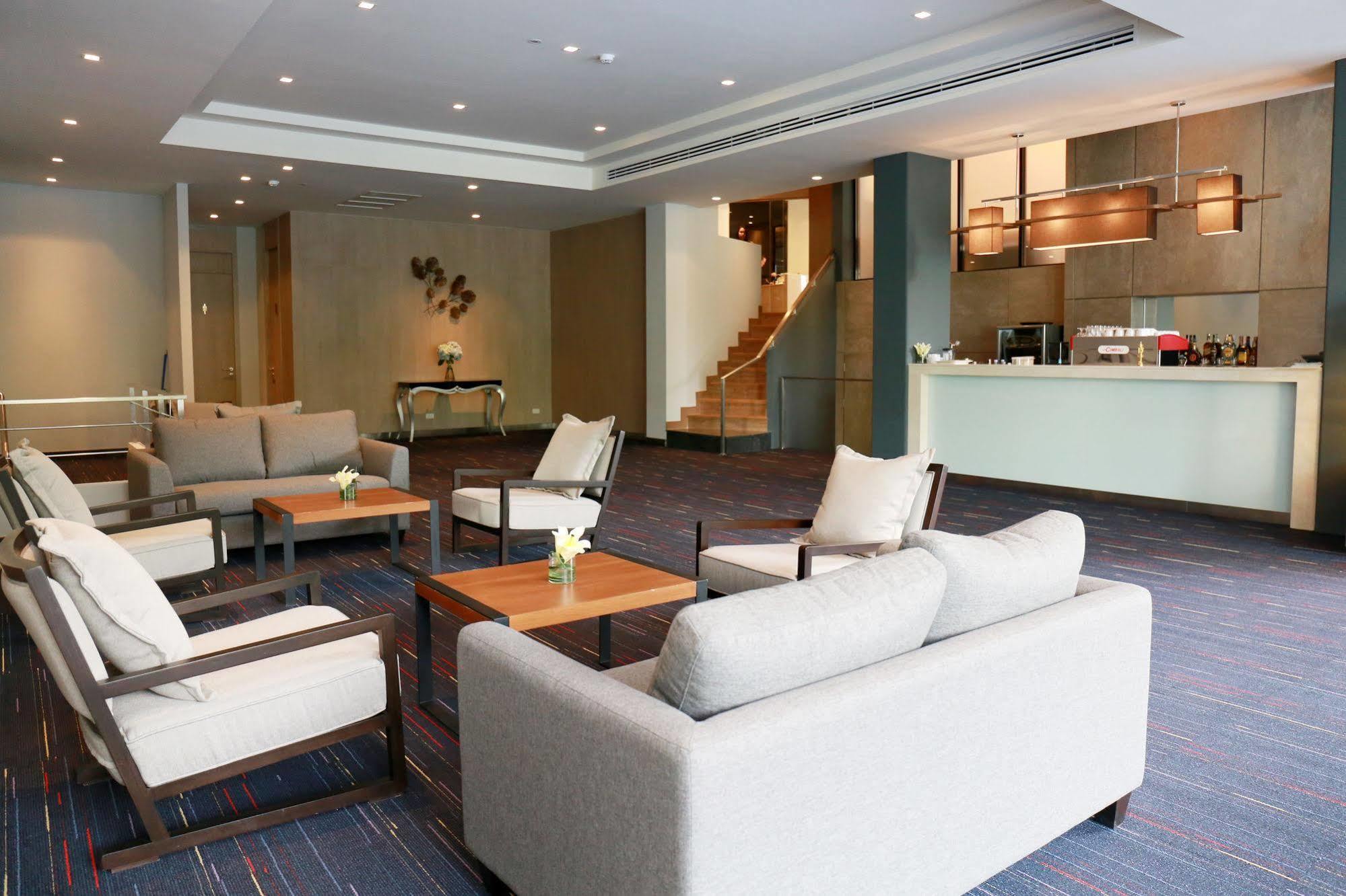 Louis Tavern Hotel