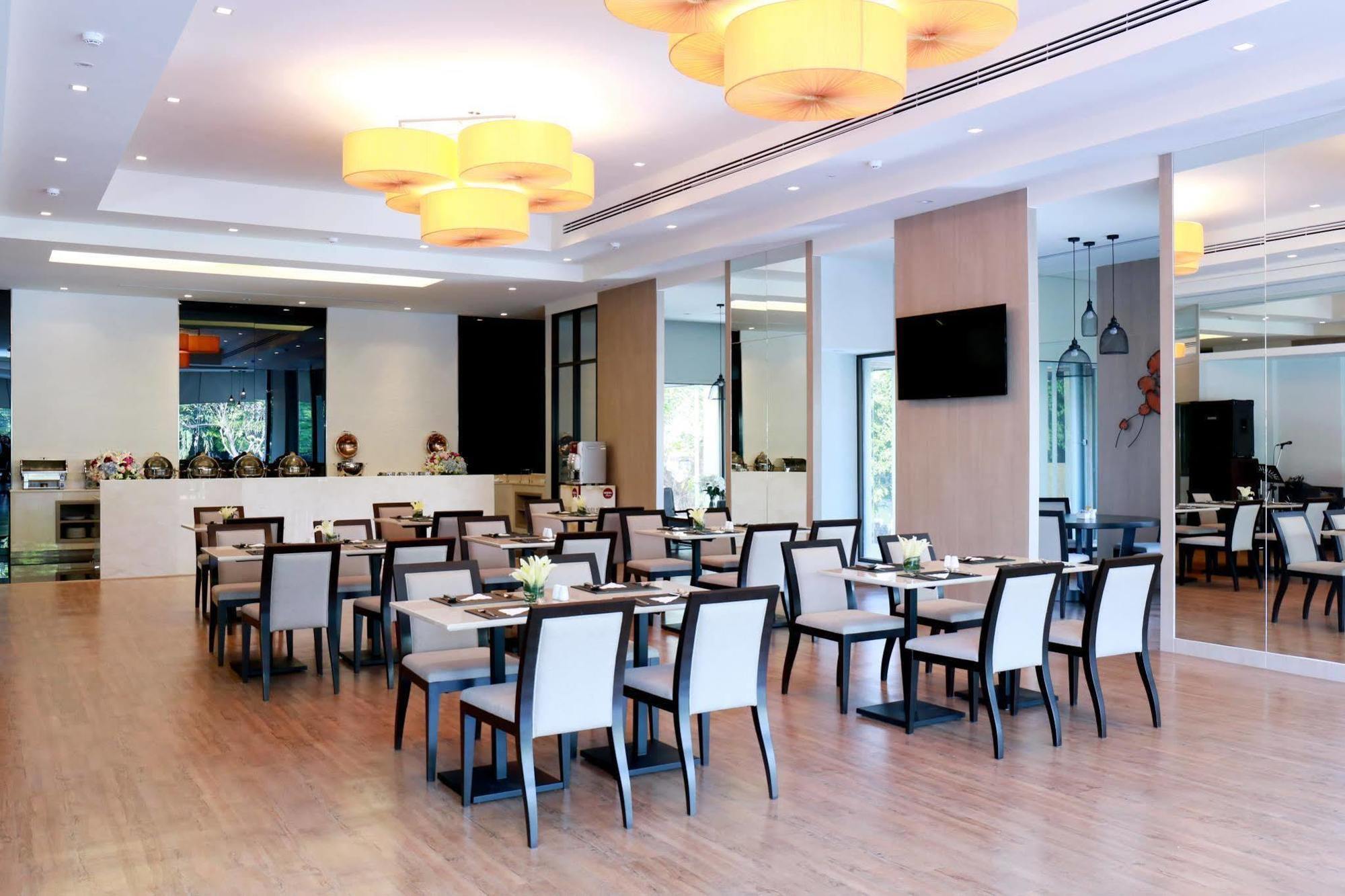 Louis Tavern Hotel Bangkok