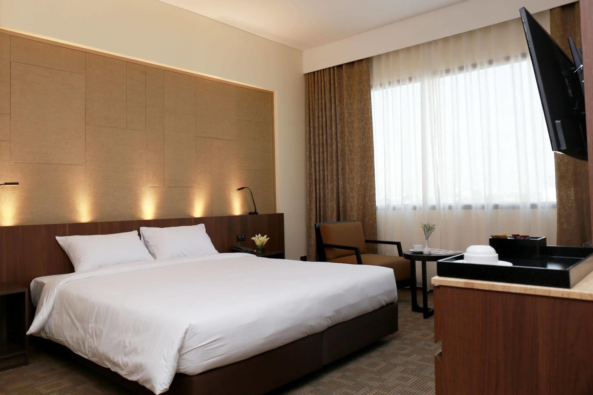 Louis Tavern Hotel Bangkok