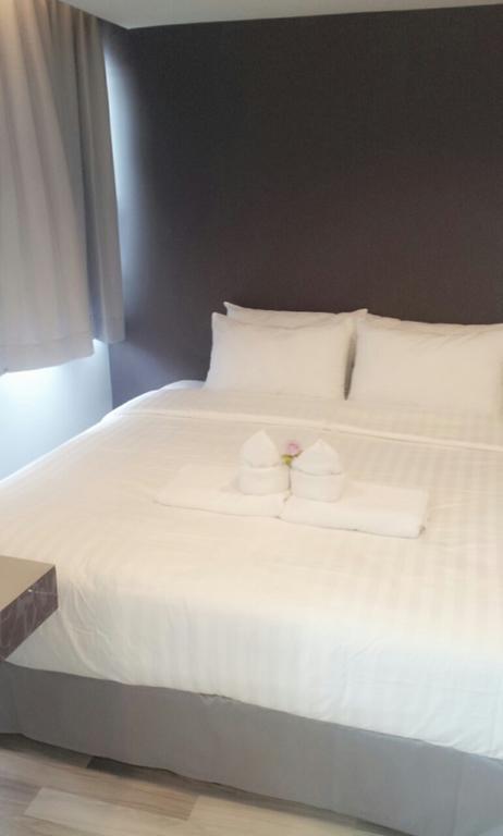 Nantra Ploenchit 3*